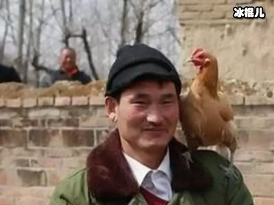 大衣哥又上热搜，原因竟是叫了八个硬菜！