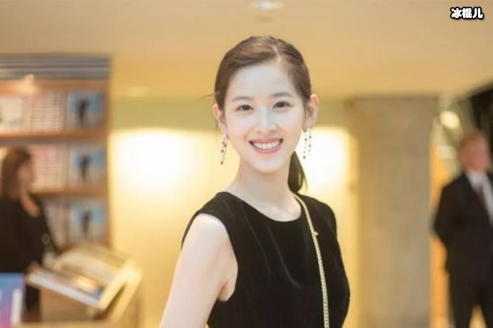 章泽天文章在剑桥官方公布，还停留在“奶茶妹妹”时代？
