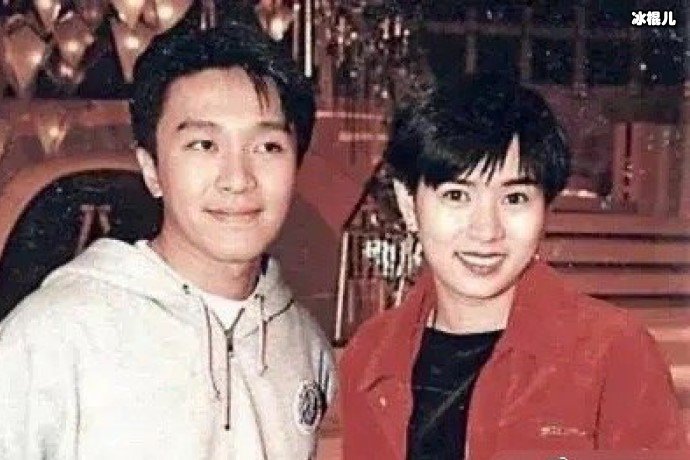 星爷走红后只给四人当过配角，前3个都很火只有他退出了圈子