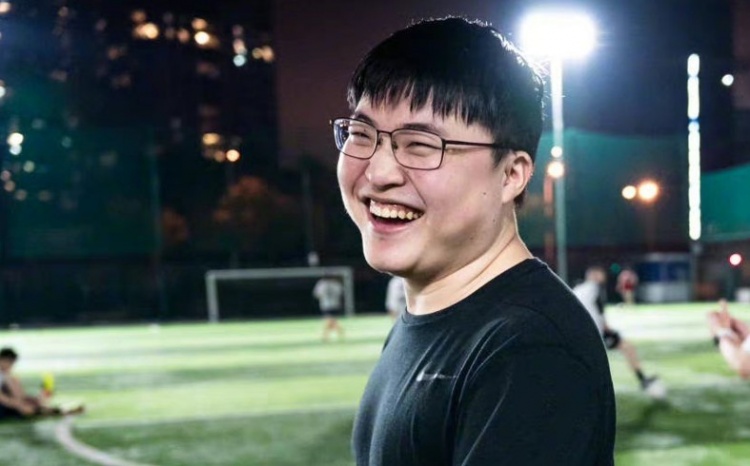 Ale：Uzi他只要生气了就和永劫无间的火男一样，怒火焚身！