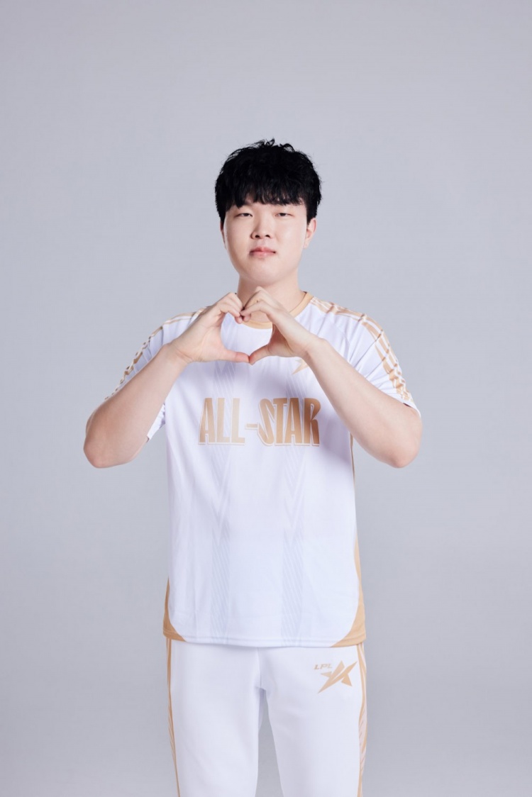 LPL全明星正赛定妆照：Bin、Xun、Rookie、JKL、Baolan
