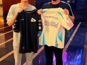 【蜗牛电竞】LOUD中单Envy分享与Knight合照并配文:LPL的王