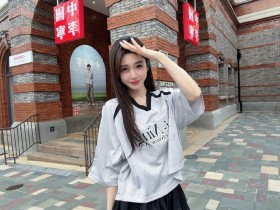 【蜗牛电竞】主持人小悠珊珊晒照:8、9号在深圳主场!12号上海演播室 go✈️