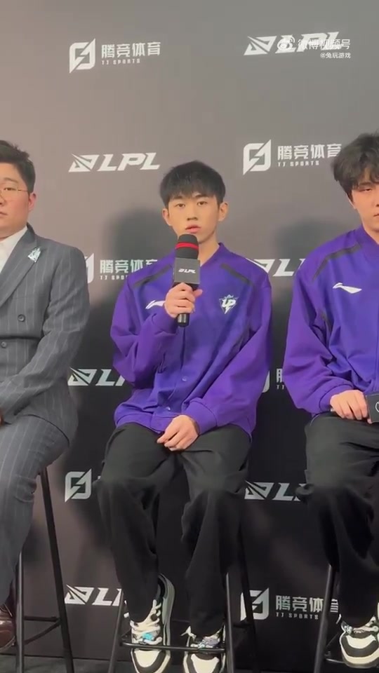 【蜗牛电竞】赛后采访1Jiang:我觉得LPL的每个队伍抓机会的能力都很强