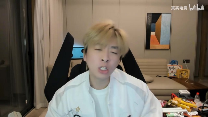 【蜗牛电竞】B站博主:Theshy钻3上单也能C比赛?等着BLG来逮捕你吧!