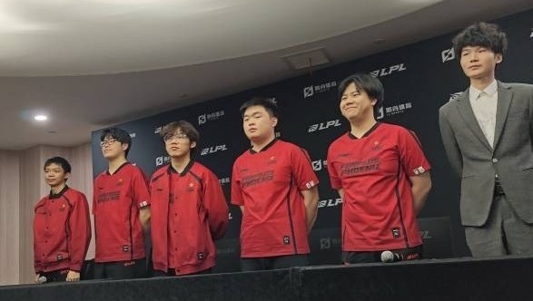 FPX赛后群访 Jwei：调整好自己的状态，像击败NIP那把去应对明天