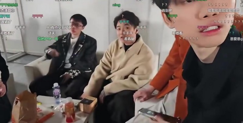 【蜗牛电竞】斗鱼一哥有事是真上!AJ多次贴脸开团Doinb遭反杀:敢不敢发地址?