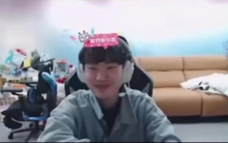 【蜗牛电竞】讲点Bin道话🤣knight:喜欢天亮还是天黑 天亮能联想到很多事情