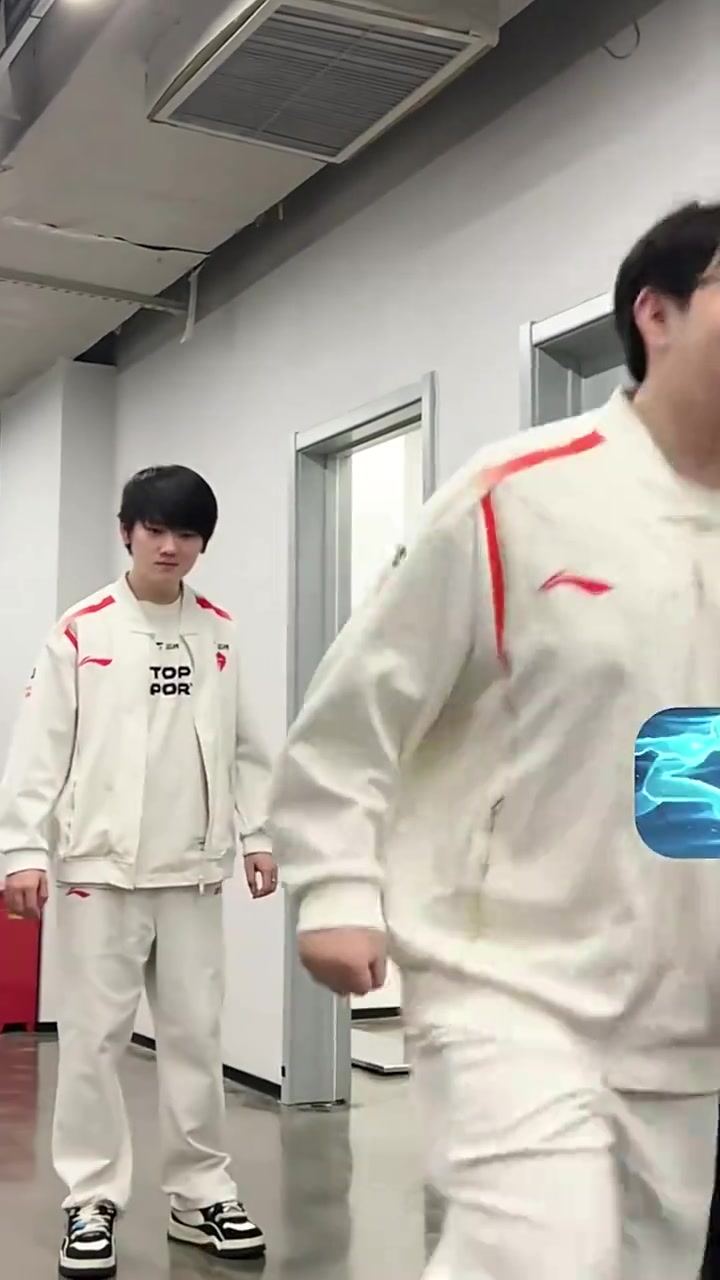 【蜗牛电竞】JackeyLove发布视频:真请到高人了...