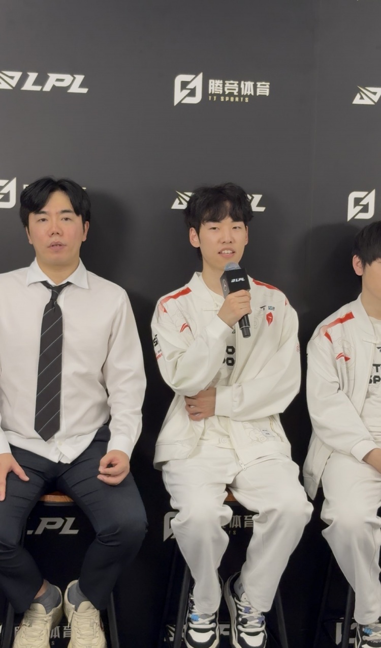 【蜗牛电竞】你想点菜谁?Hang:状态在辅助里算好的 希望世界赛不让大家失望