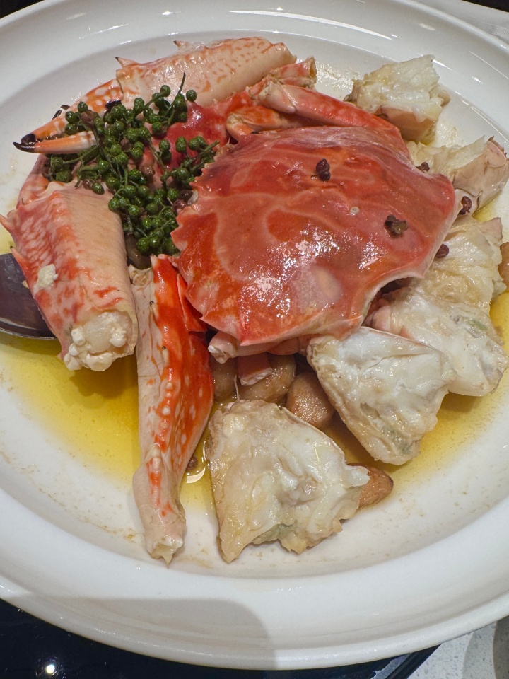 【蜗牛电竞】哥几个多吃点!iG吉祥物晒今日加餐:红花蟹、蒸鲈鱼、鲍鱼鸡爪