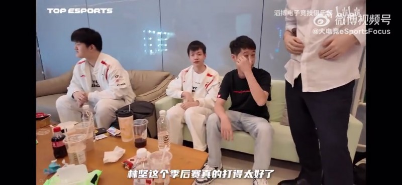 郭皓盛赞小奶油季后赛发挥 creme：世界赛会加油的，皓哥放心吧！