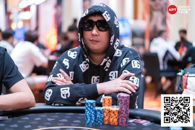 【EV扑克】APT济州岛 | 主赛参赛破千!马来西亚选手William Teoh登顶B组榜首!【蜗牛电竞】