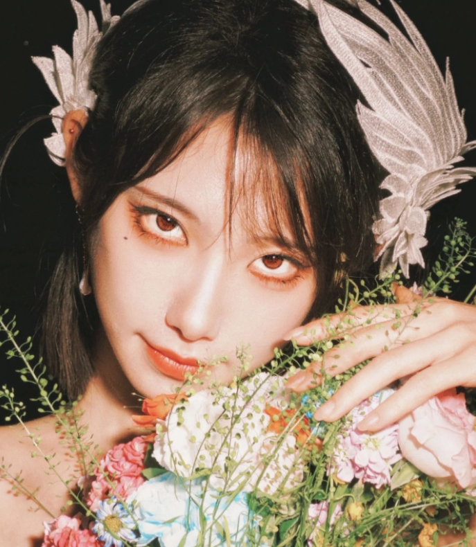 老师是你吗？！LPL主持王诗蒙晒照：每一次告别，都像生命里燃烧过的一颗星