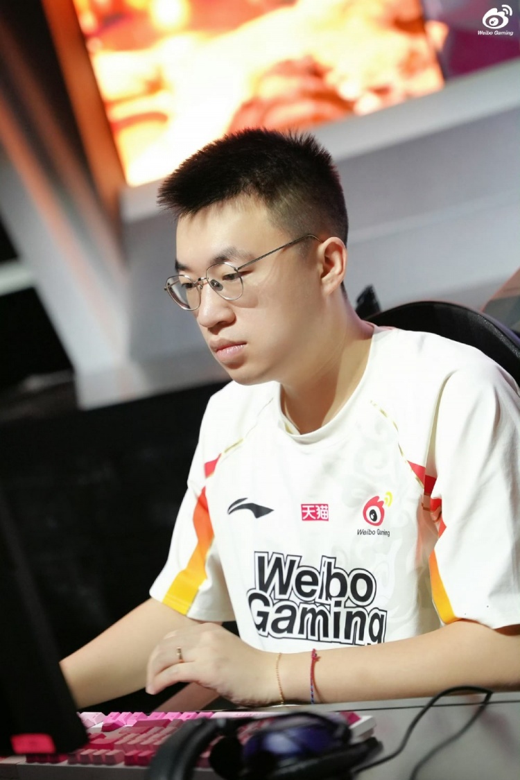 【蜗牛电竞】相信虎大将军!二路直播爆料:24日赛后抽签嘉宾是xiaohu