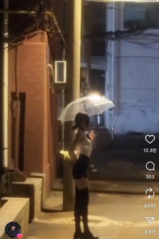 【蜗牛电竞】LCK人均二次元?Zeka点赞了蕾塞coser的视频