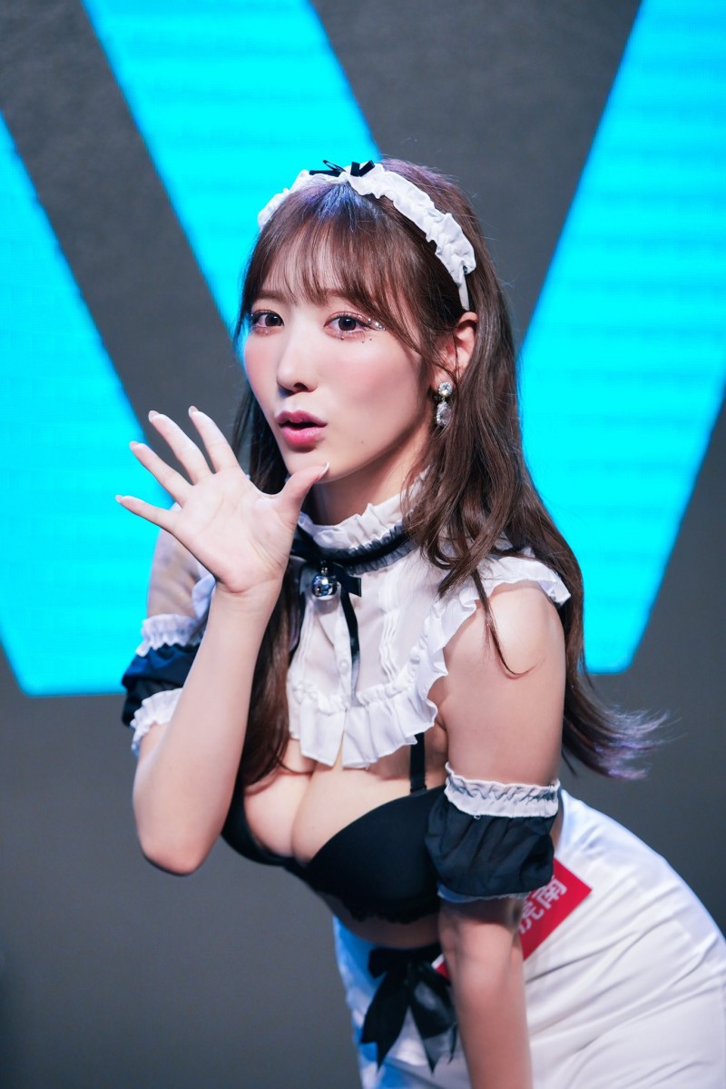 【蜗牛电竞】TRE2023日记(11):小宵こなん(小宵虎南)的BlackPink星巴克限量杯