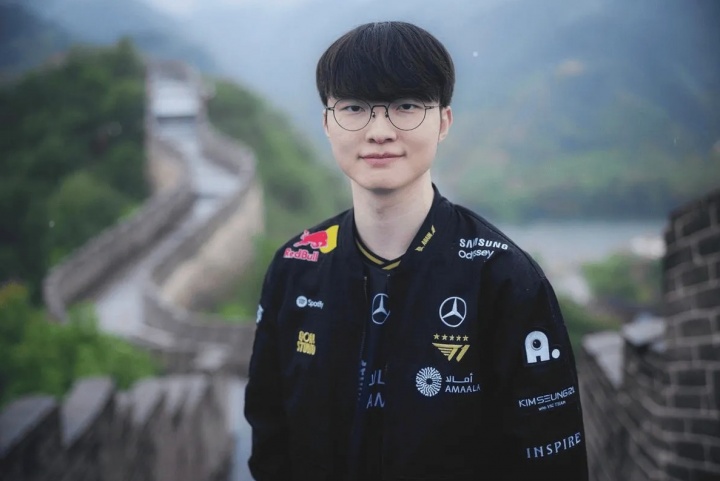 【蜗牛电竞】Reddit热议Faker去年决赛第四局塞拉斯:对他只是集锦里的一个镜头罢了