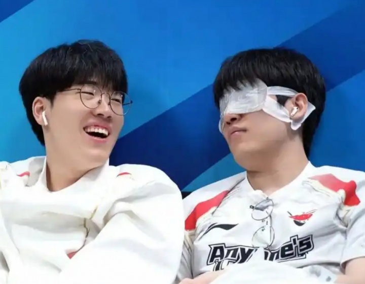 【蜗牛电竞】牢枪你还在犹豫什么?LPL爆料人:tarzan也续约了 就差上路了