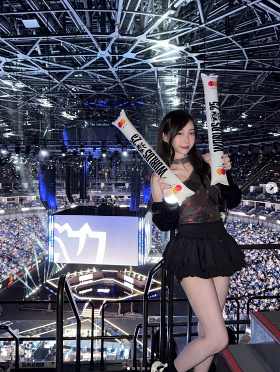 【蜗牛电竞】Faker美女粉丝晒照:第二次跟Faker約會 還是一如既往的帥👍🏻