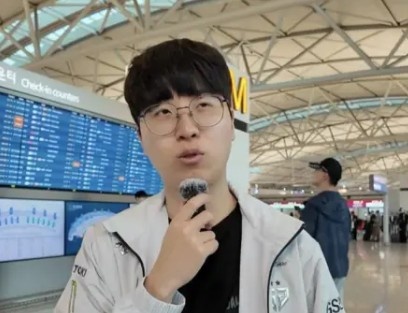 Kiin：今年印象最深的海外上单是Flandre，带来很多有趣的英雄