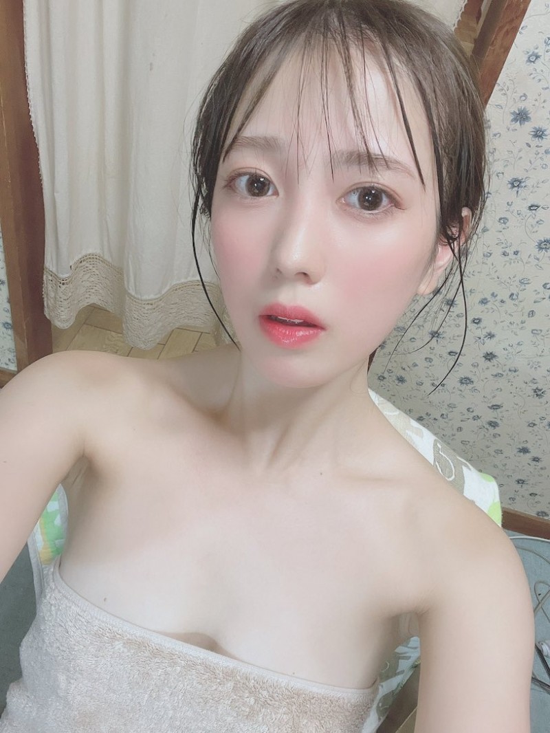 【蜗牛电竞】打败河北彩花！重量级偶像「小湊よつ葉」新作夺下排行榜No.1！