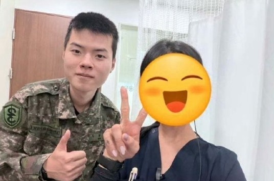 【蜗牛电竞】👍韩国网友晒照:偶遇服役中的Deft