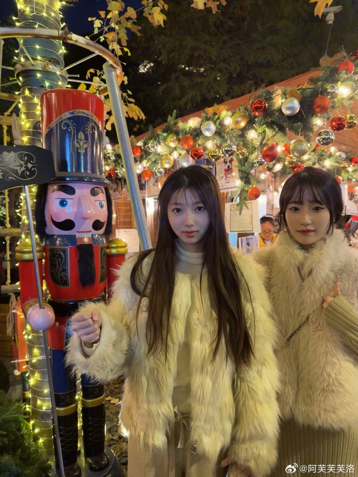 【蜗牛电竞】阿芙晒照：集市的队伍逐渐壮大！