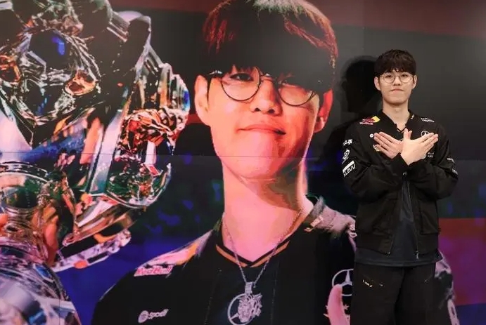 【蜗牛电竞】guma：？？？Oner：今年下路比较重要所以去得最多，积极看待各种梗