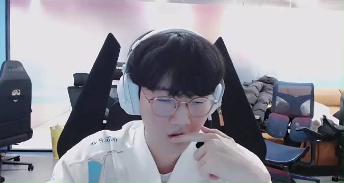 【蜗牛电竞】终于不是死一次就输比赛了！Viper回归LPL首秀完美 打出7-2-12战绩