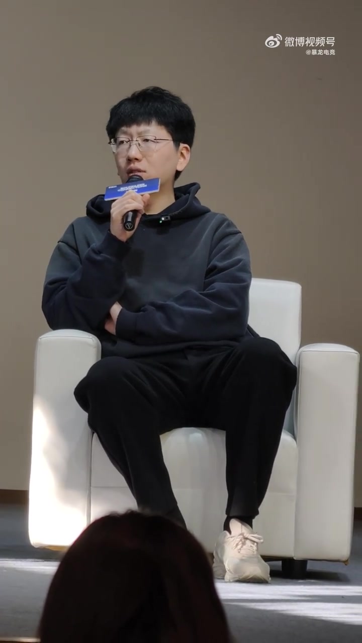 【蜗牛电竞】AG爱笑 ：两三年前我就算到LPL可能后续没有什么辅助人选