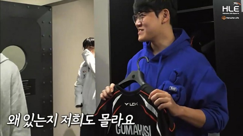 Kanavi：因为乔丹和詹姆斯想选23号；我年级最大，整顿下纪律