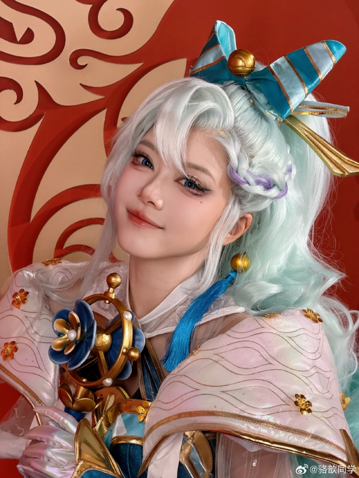 【蜗牛电竞】LPL女主持骆歆晒COS照:今天 必须来碗酸辣粉