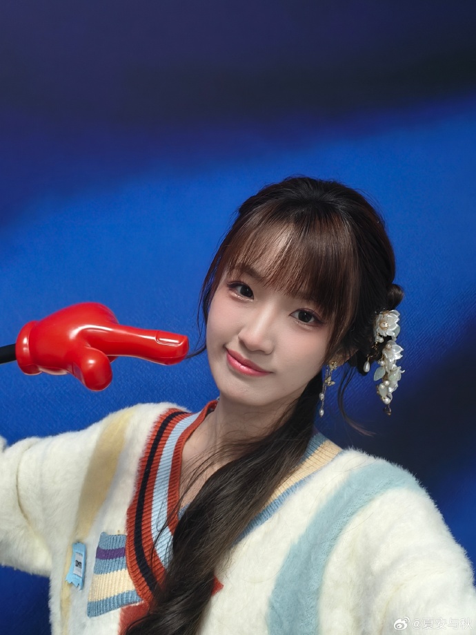 【蜗牛电竞】夏安晒照：被👉到的人新的一年都好运不断！！！！！