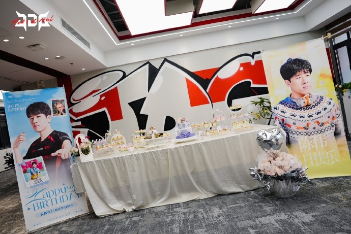 【蜗牛电竞】JDG晒GALA生日返图:幸福时刻 感谢粉丝朋友们送来的祝福和礼物!