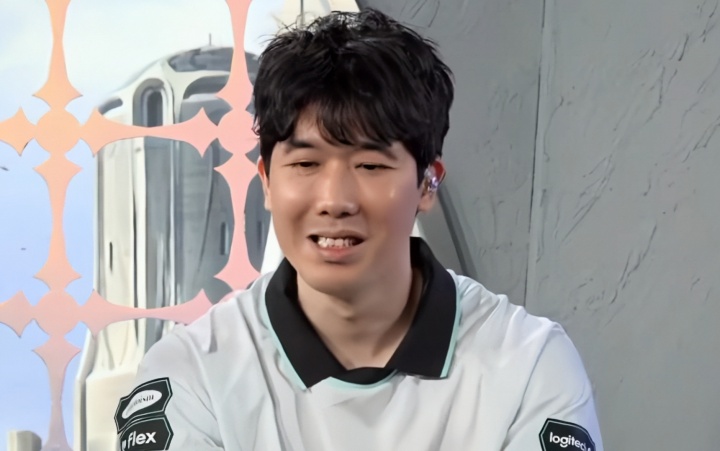 【蜗牛电竞】Cvmax:我们辅助Career赛中哭了,那是他积累的压力和情绪爆发