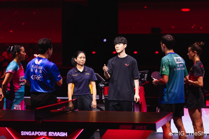 【蜗牛电竞】TheShy更博晒WTT新加波现场照：很愉快的一次体验 感谢WTT的邀请