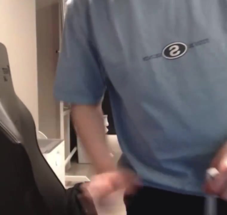 【蜗牛电竞】小馋猫这一块！Zeus：有打算去中国看Viper的比赛，他会不会请我吃北京烤鸭啊？