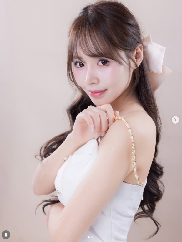 【蜗牛电竞】T1太坏了!Oner姐姐晒照:2026年也请多多关照🧡🧡🧡