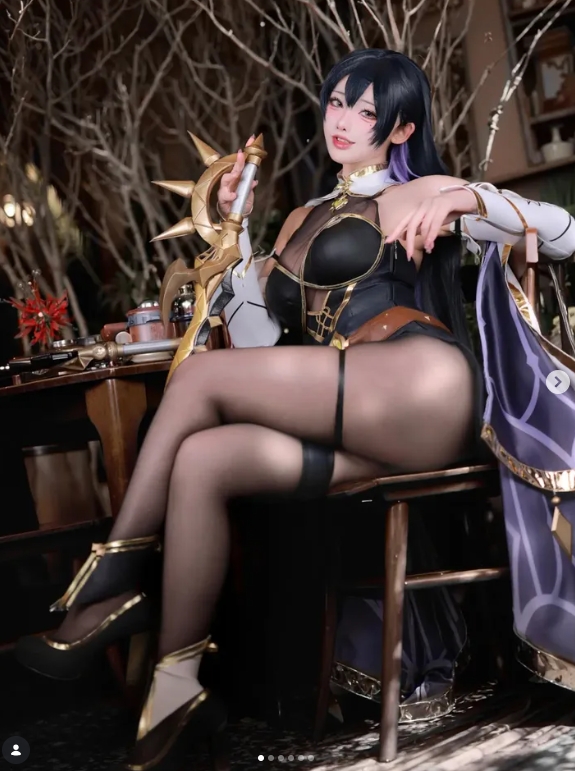【蜗牛电竞】好显眼的痣🤤韩国Coser Yasal晒照：这身材谁看了不迷糊！