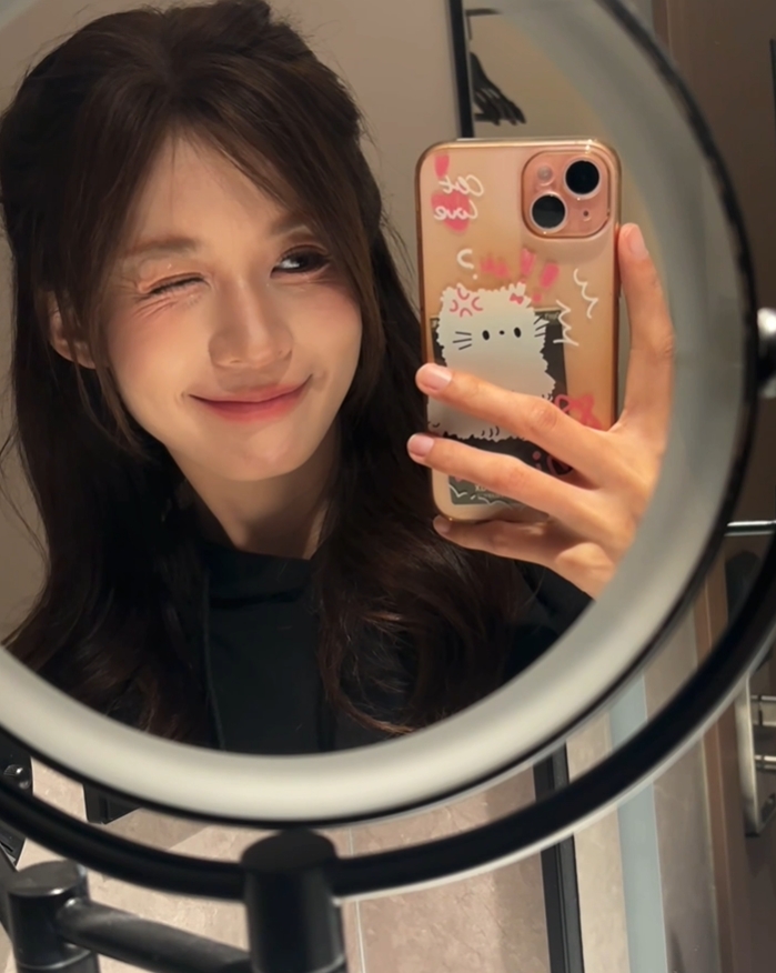 【蜗牛电竞】解说瞳夕晒照:Hi你好