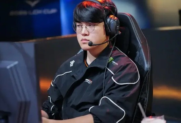 【蜗牛电竞】Gumayusi剖析一亚三冠心路历程：还有四连冠的机会