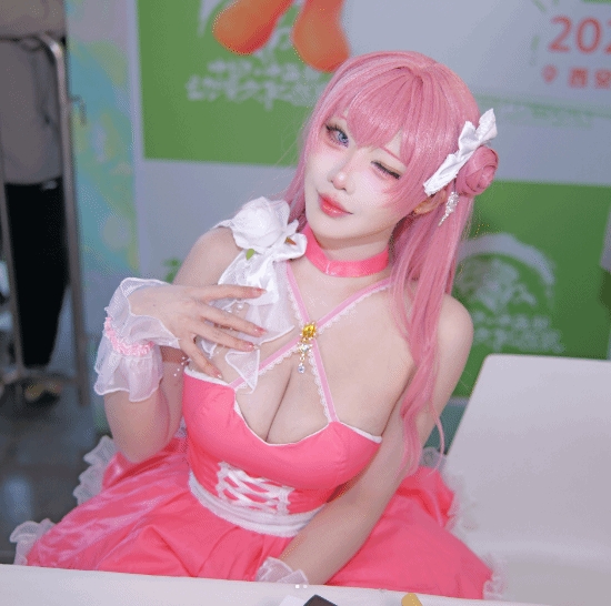 【蜗牛电竞】数值确实高啊!韩援Coser Yasal分享西安线下活动新图