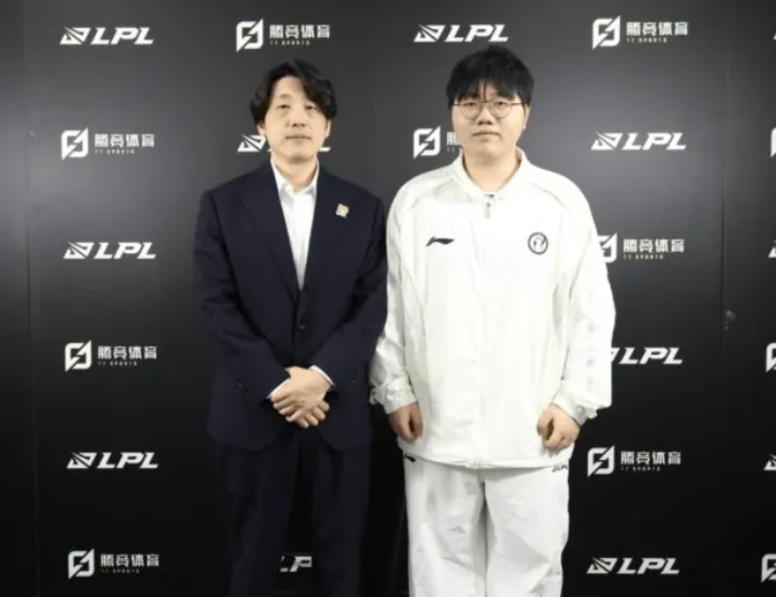 【蜗牛电竞】JiaQi：Meiko能让我玩得更稳健一些，在游戏里他会拉住我