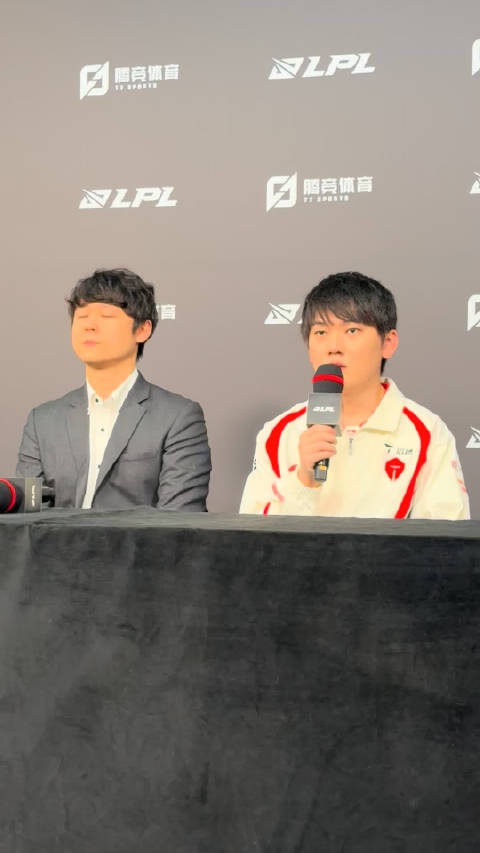 【蜗牛电竞】JackeyLove：BLG下路状态一直很好 今天对线有输有赢对面发挥挺好