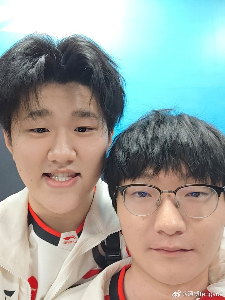 【蜗牛电竞】fengyue：Tian刚归队时我口误让双方很尴尬，我们野辅配合在进步