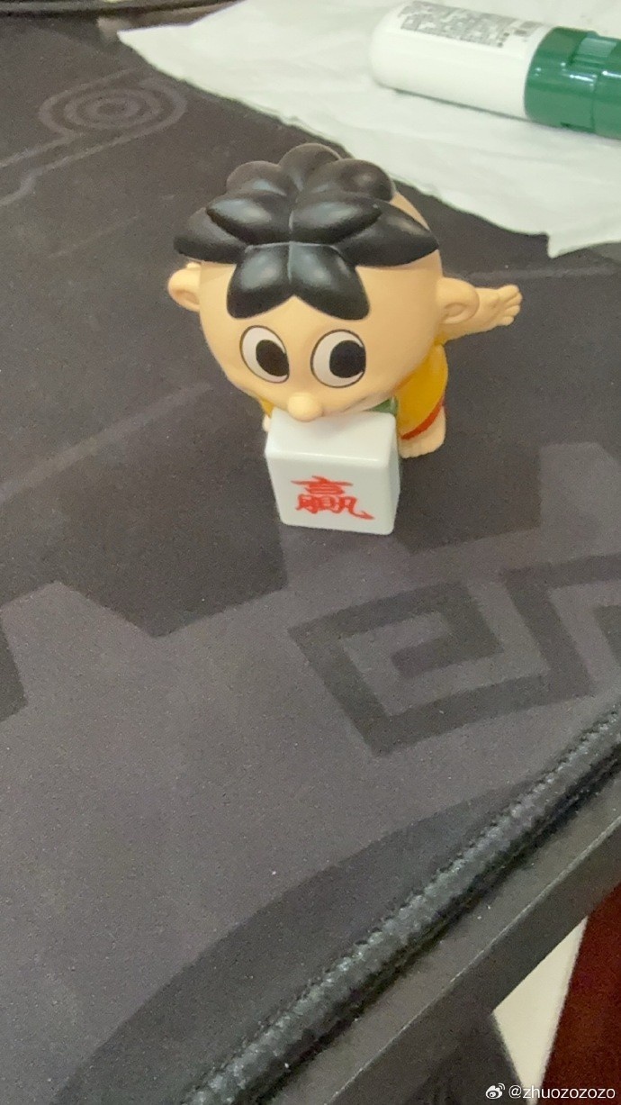 【蜗牛电竞】zhuo更新社媒：昨天没睡好 队友太神勇了 带我美美躺赢 欧耶✌️