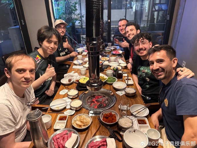 【蜗牛电竞】G2晒选手聚餐照片：别担心，咱辅助在拍照📷