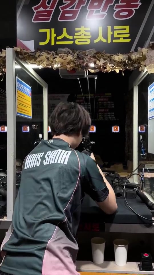 【蜗牛电竞】G2官推分享Han sama射击训练：Bro在现实中练习凯特琳 🎯