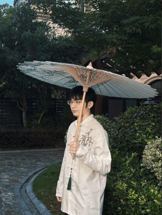 【蜗牛电竞】AL分享选手照片：快哉快哉，五位小生这厢有礼了